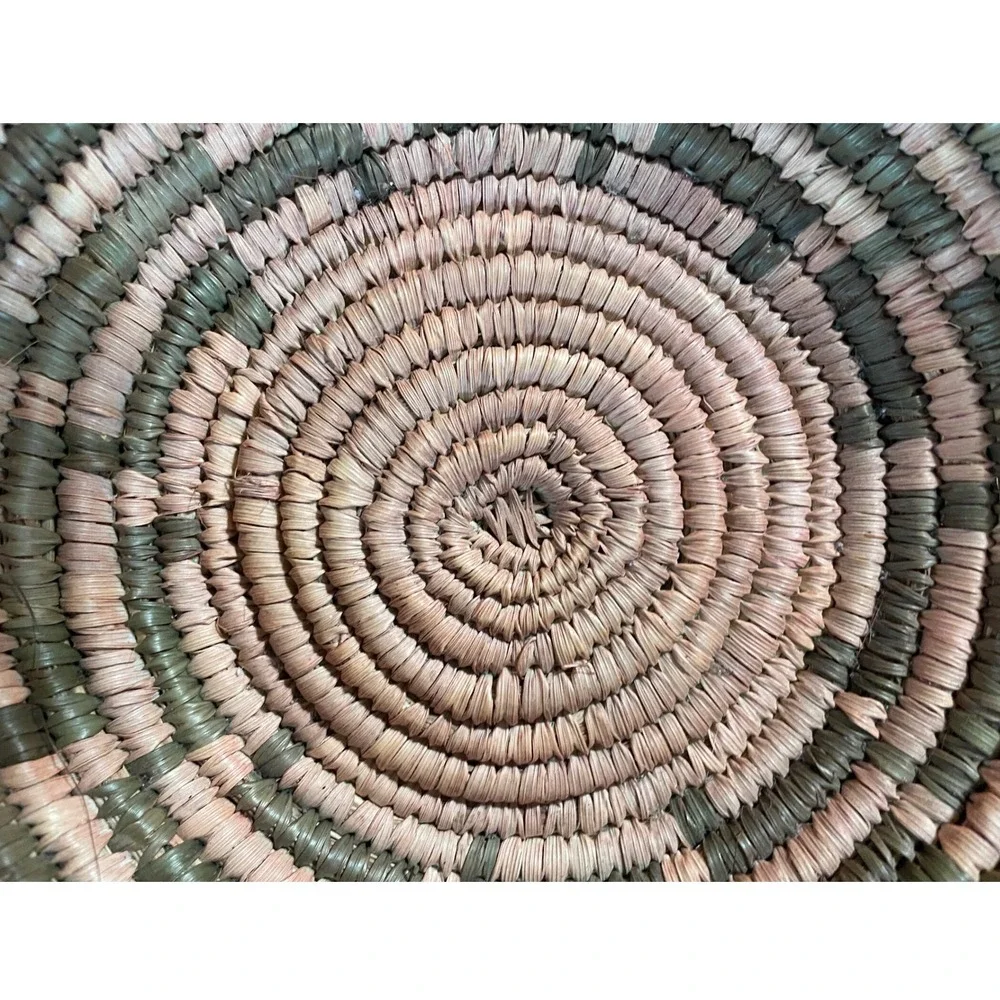 Vintage Handmade Coiled Sweetgrass Basket Bowl Sage Green Tan Decorative Tray 8